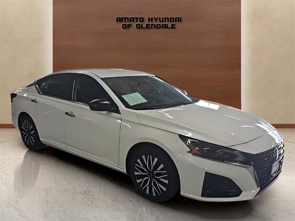 Used 2024 Nissan Altima 2.5 SV image 8