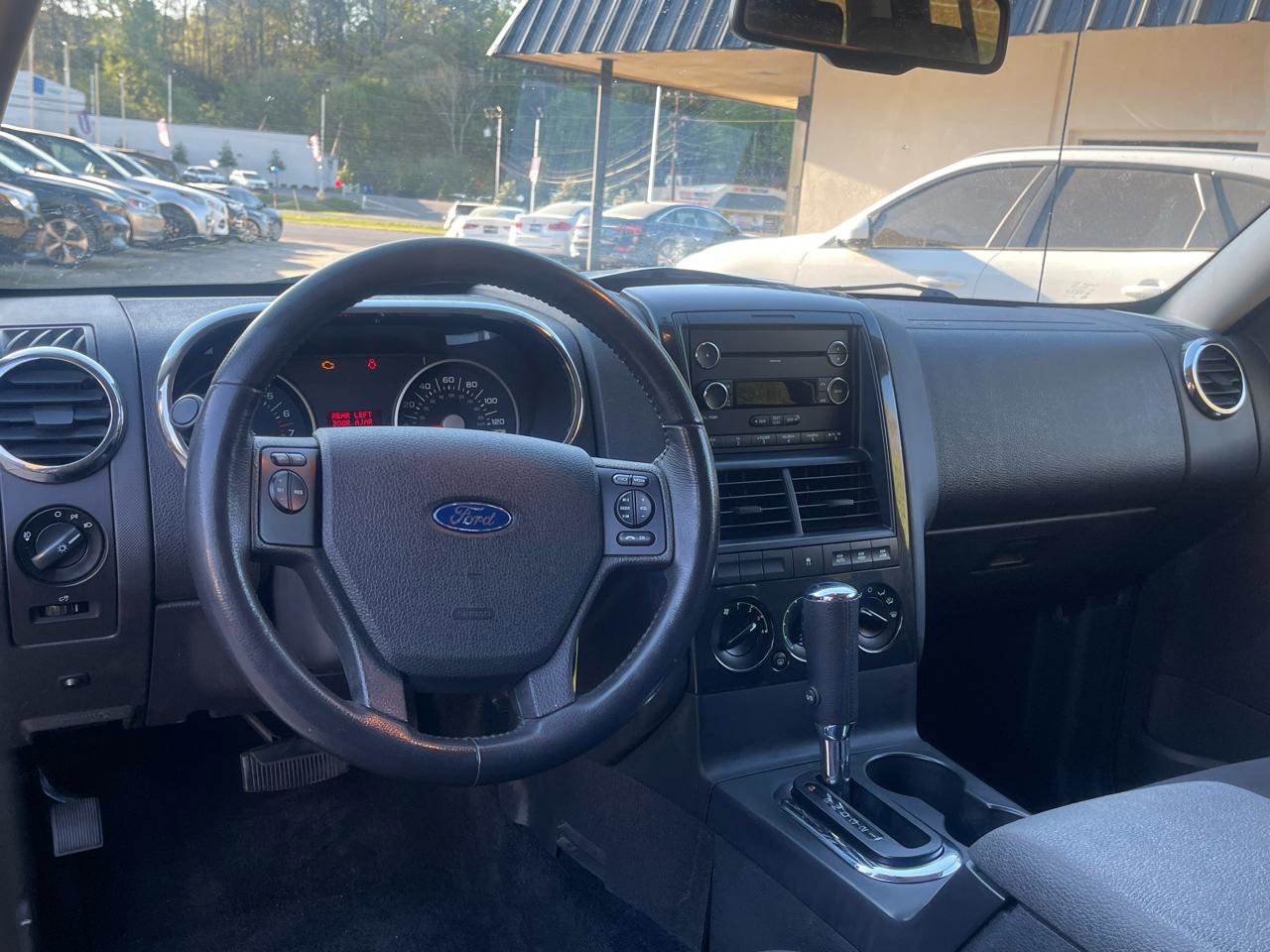 Used 2010 Ford Explorer XLT AWD/4WD image 8