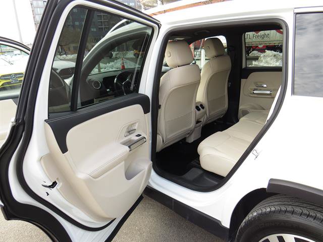 Used 2025 Mercedes-Benz GLB 250 4MATIC image 19