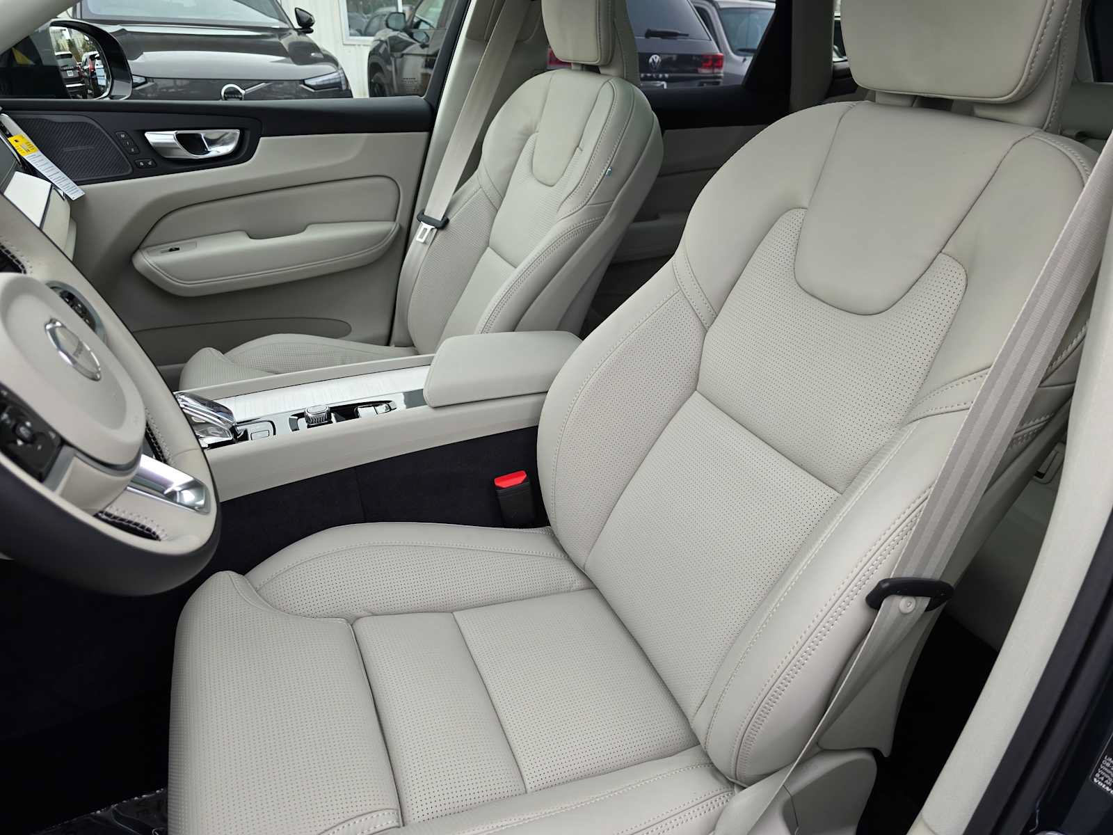 New 2026 Volvo XC60 B5 Ultra w/ Protection Package Premier AWD/4WD image 23