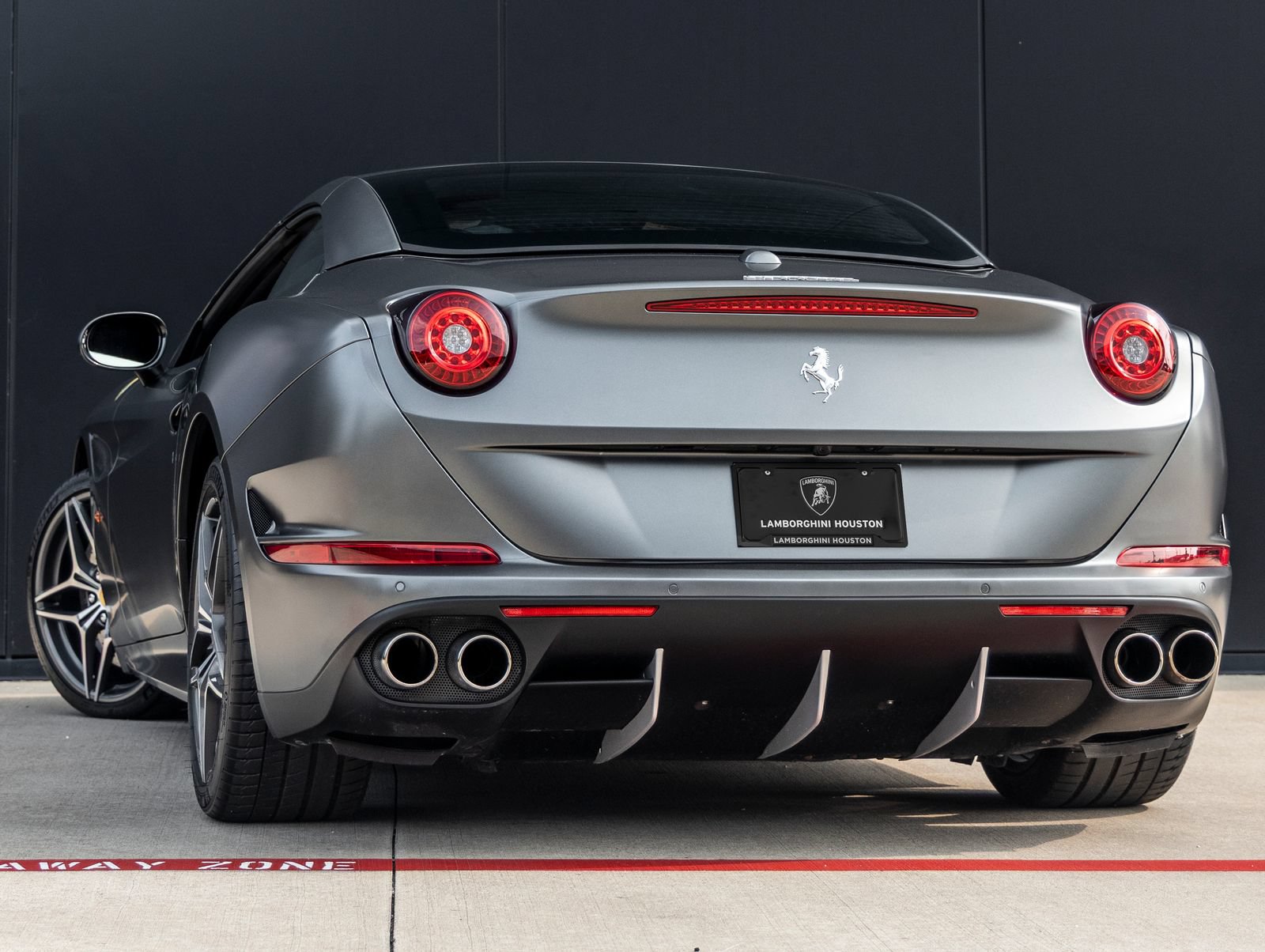 Used 2016 Ferrari California T RWD image 6