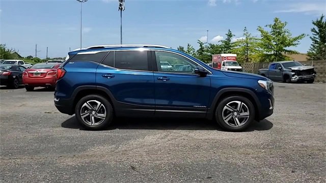 Certified 2020 GMC Terrain SLT w/ Preferred Package image 9