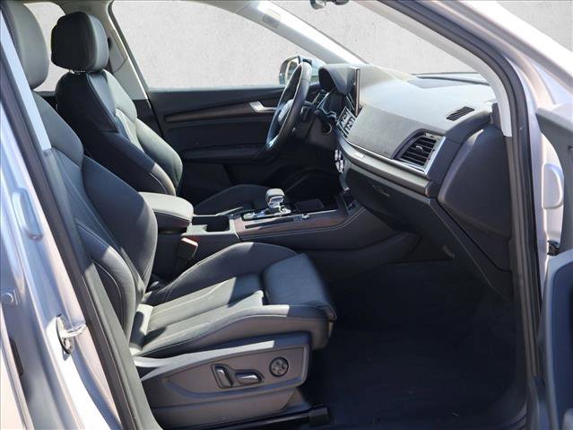 Used 2023 Audi Q5 e Premium Plus w/ Premium Plus Package AWD/4WD image 27