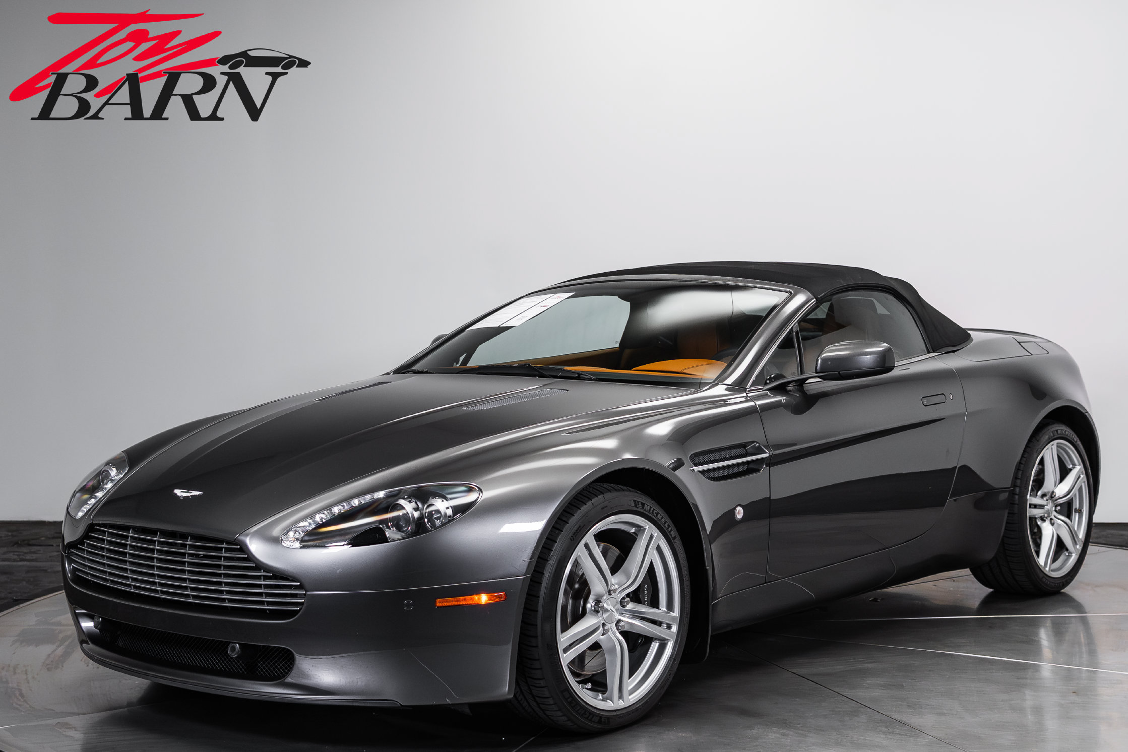 Used 2009 Aston Martin V8 Vantage Roadster RWD image 9