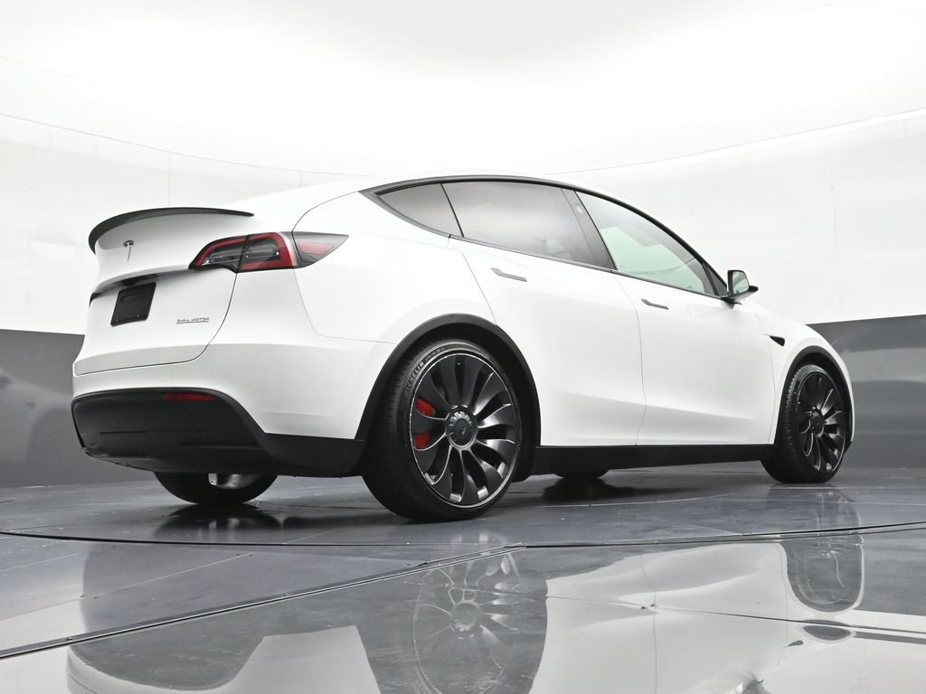 Used 2023 Tesla Model Y Performance AWD/4WD image 24