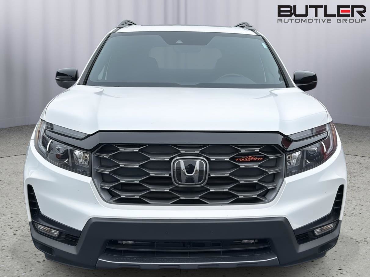 Used 2023 Honda Passport TrailSport image 2