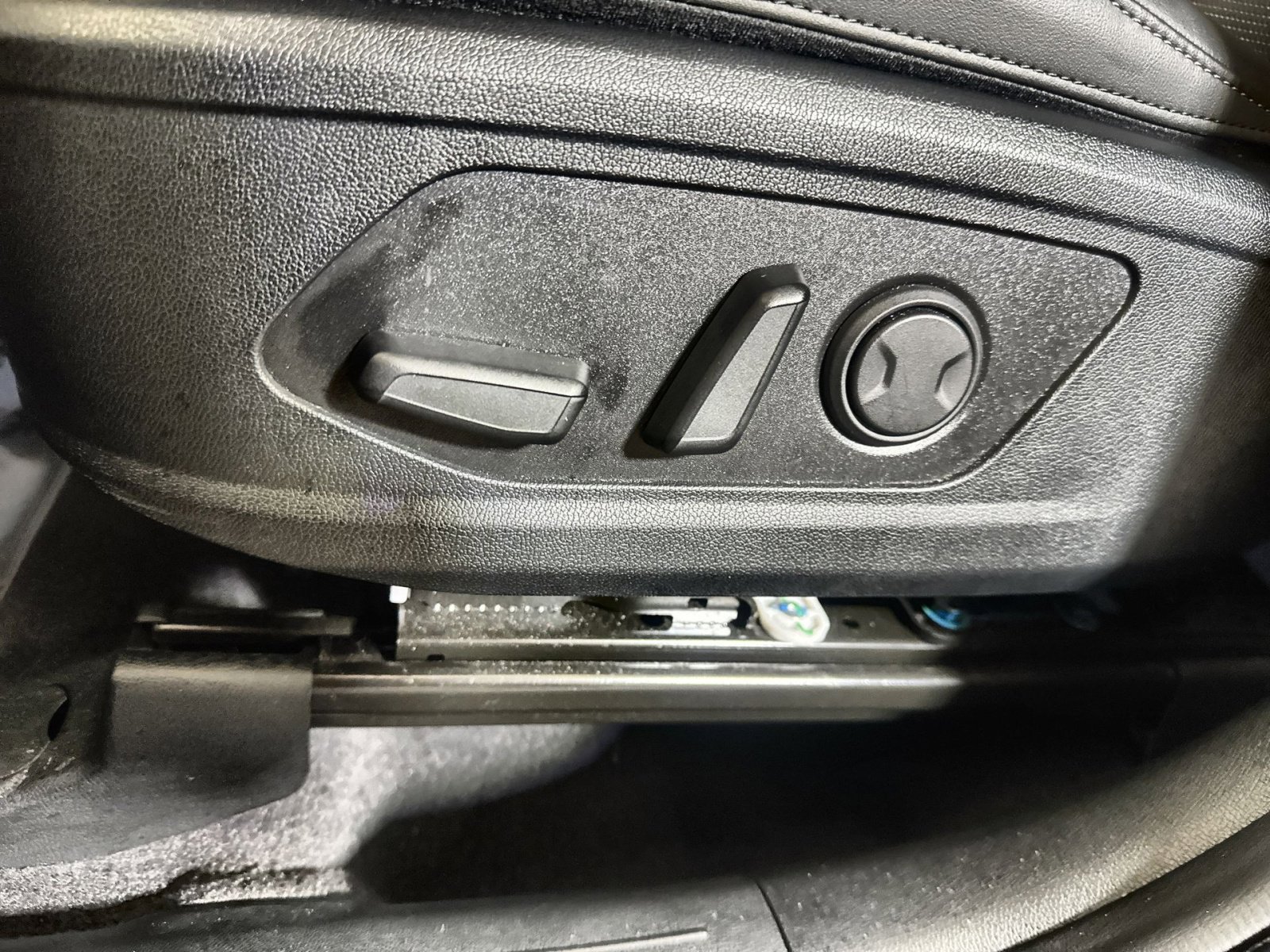 Used 2025 Kia Sorento SX AWD/4WD image 14