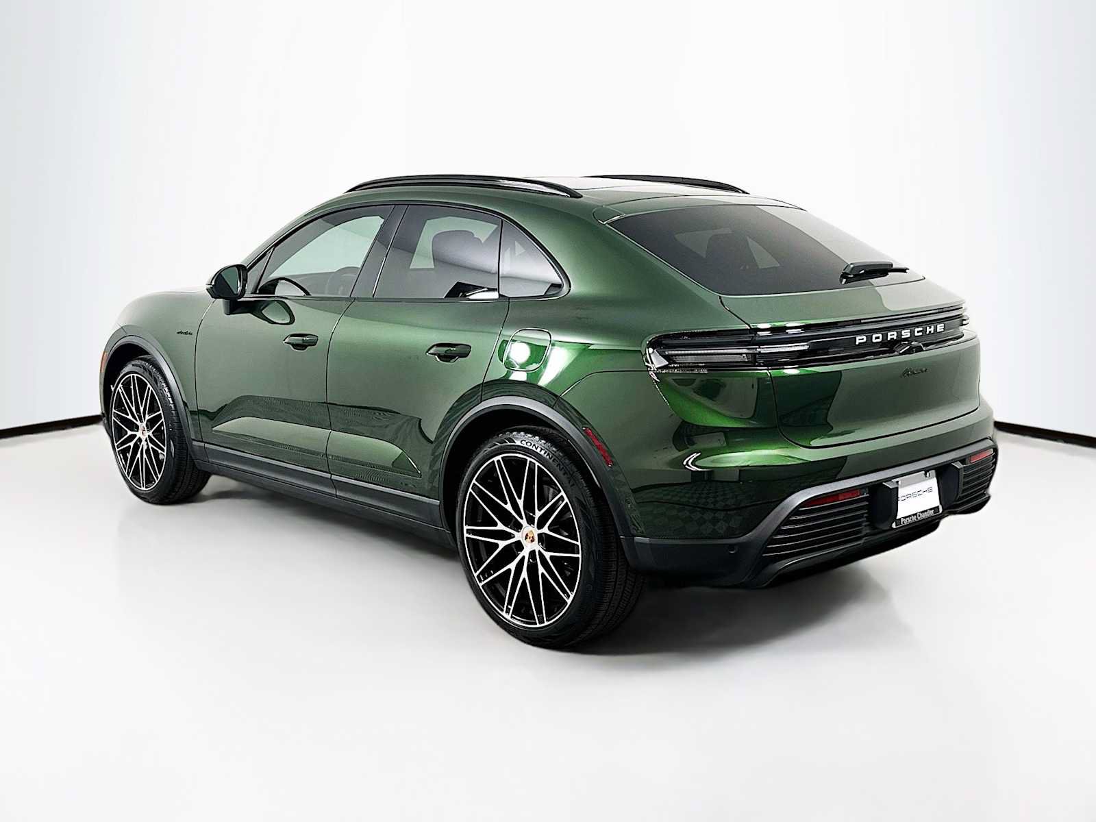 New 2026 Porsche Macan Electric RWD image 3