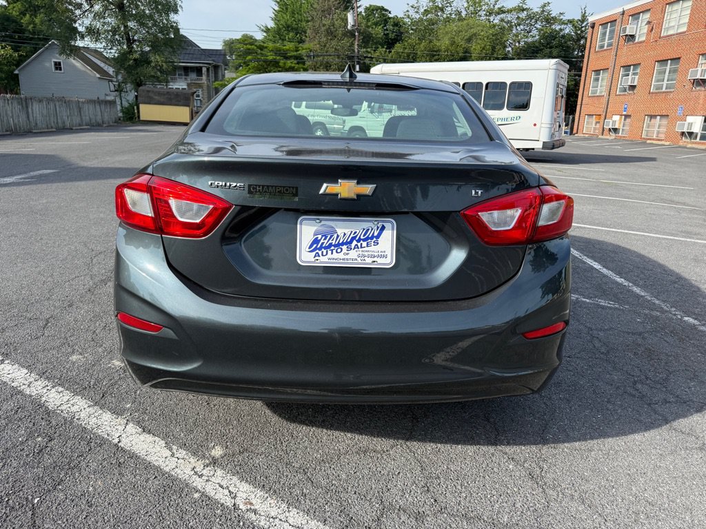 Used 2018 Chevrolet Cruze LT FWD image 4