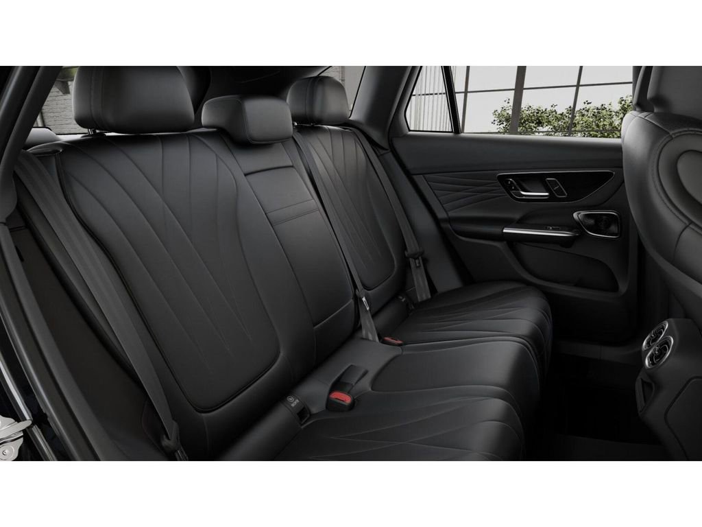 New 2026 Mercedes-Benz GLC 63 AMG S image 5