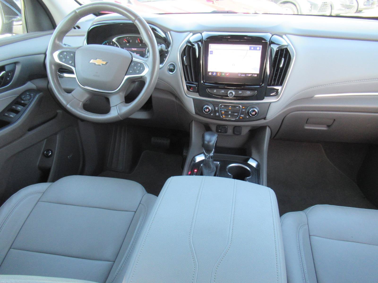 Used 2021 Chevrolet Traverse LT w/ LT Premium Package AWD/4WD image 13