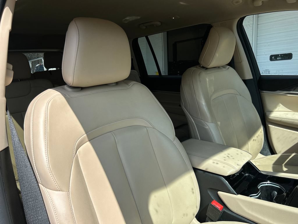 Used 2022 Jeep Grand Cherokee L Limited AWD/4WD image 15