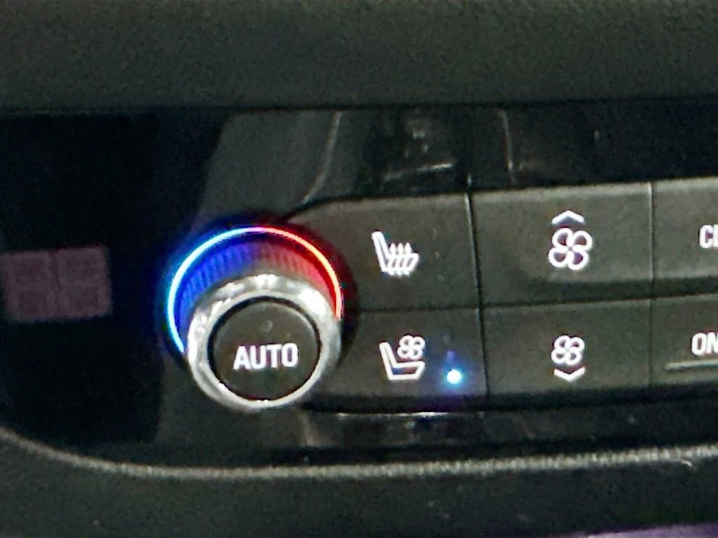 Used 2022 Buick Enclave Premium w/ Surround and Sites Package AWD/4WD image 19