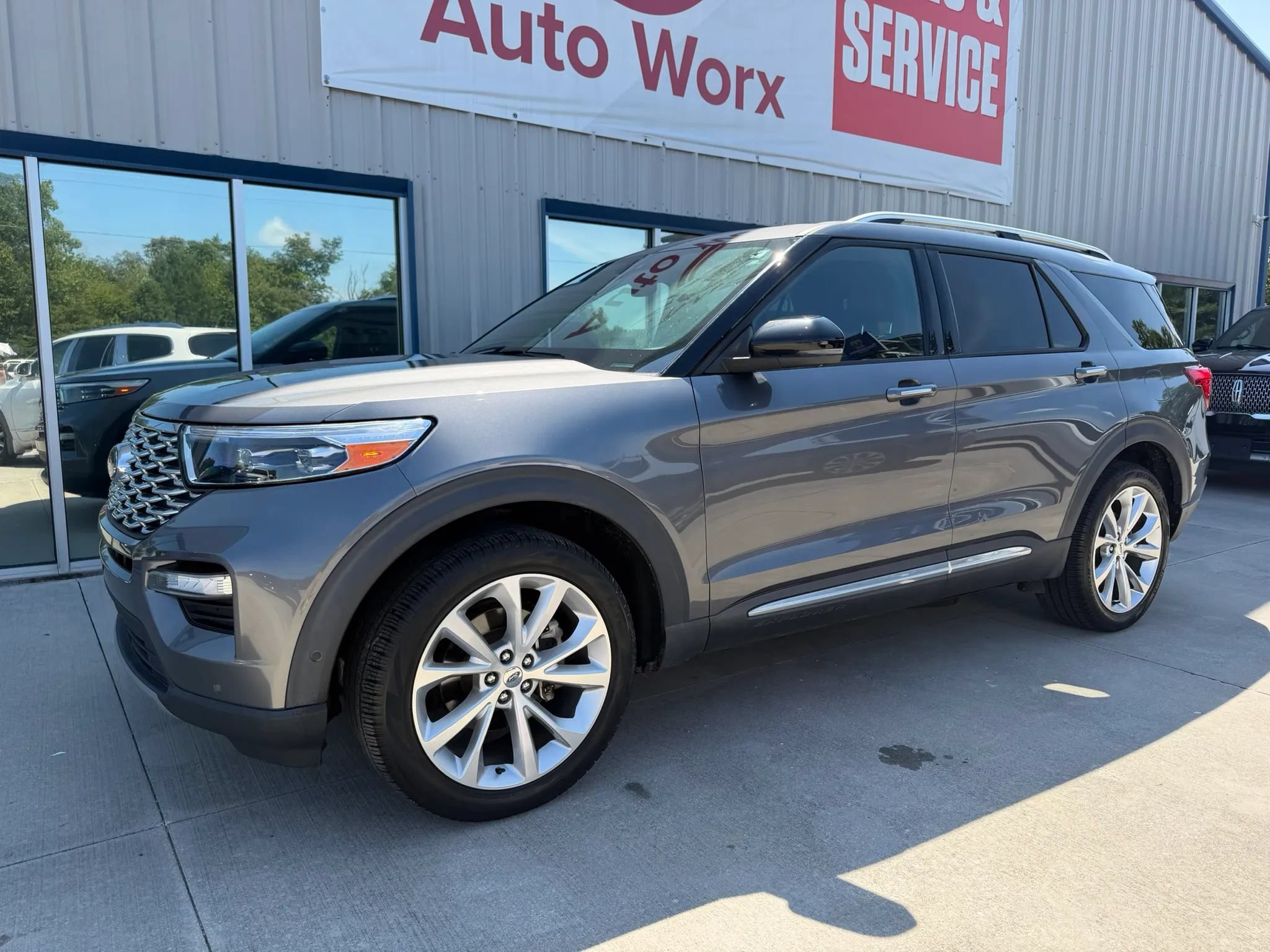 Used 2021 Ford Explorer Platinum w/ Equipment Group 601A AWD/4WD image 34