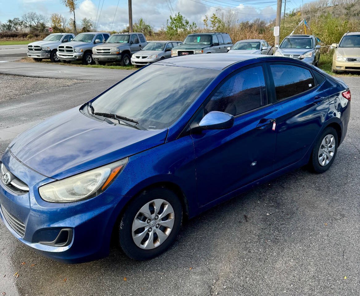 Used 2015 Hyundai Accent GLS FWD image 1