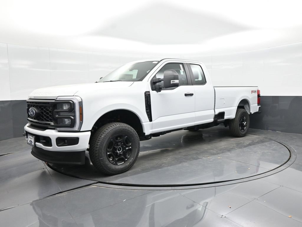 New 2025 Ford F250 XLT w/ FX4 Off-Road Package