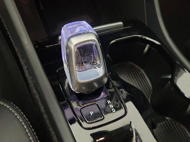 Used 2024 Volvo XC40 B5 Plus AWD/4WD image 37