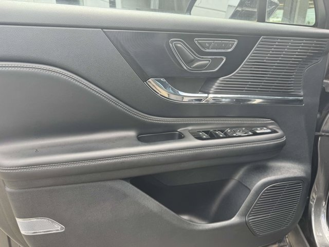 Used 2020 Lincoln Corsair AWD w/ Premium Package image 17