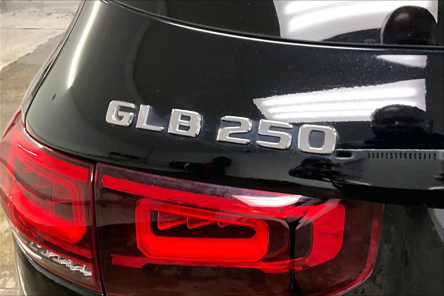 Certified 2023 Mercedes-Benz GLB 250 4MATIC image 33