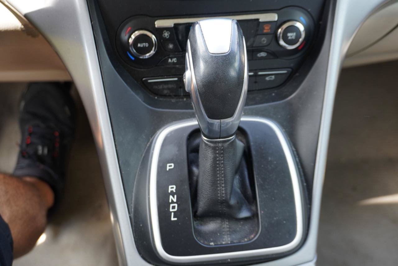 Used 2015 Ford C-MAX SE w/ Equipment Group 201A FWD image 32