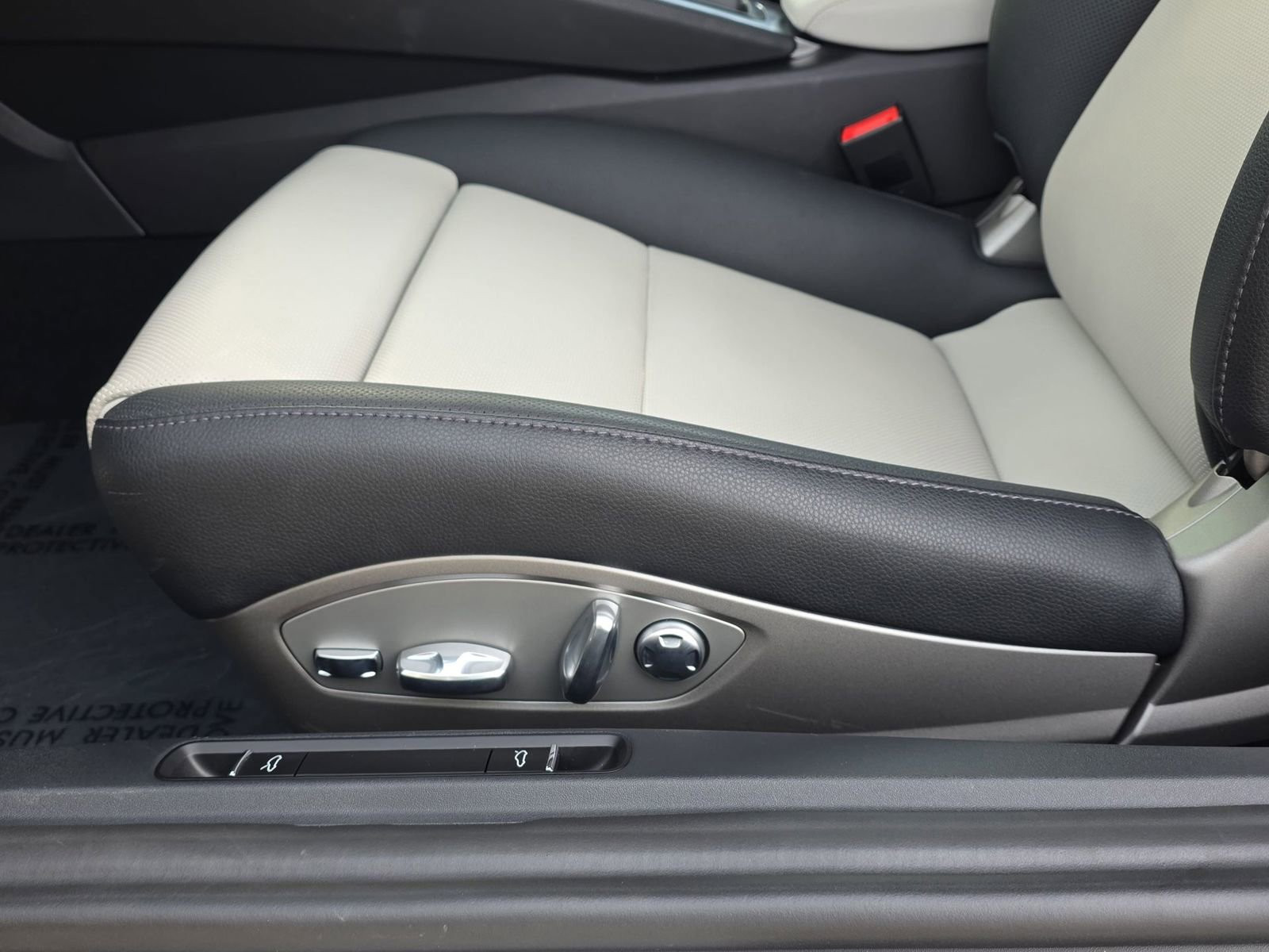 Certified 2025 Porsche 718 Boxster image 22