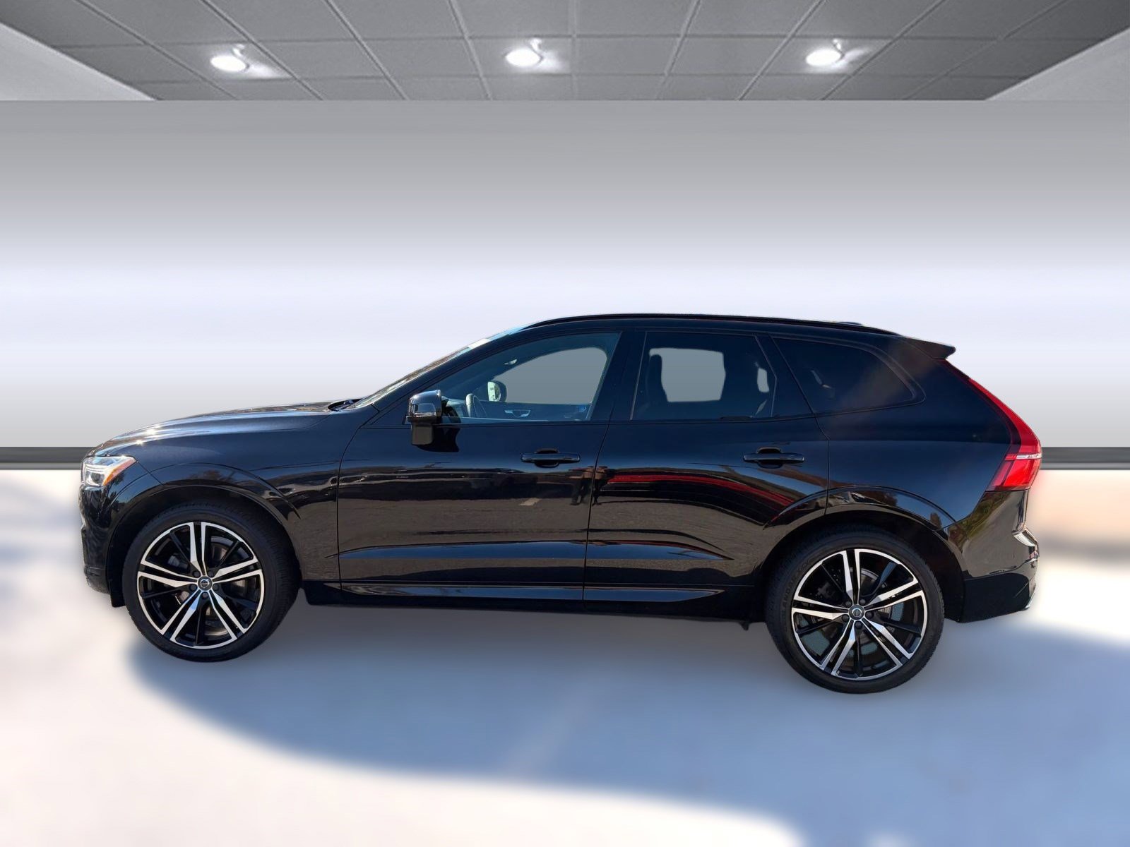 Used 2020 Volvo XC60 T6 R-Design w/ Protection Package Premier image 2