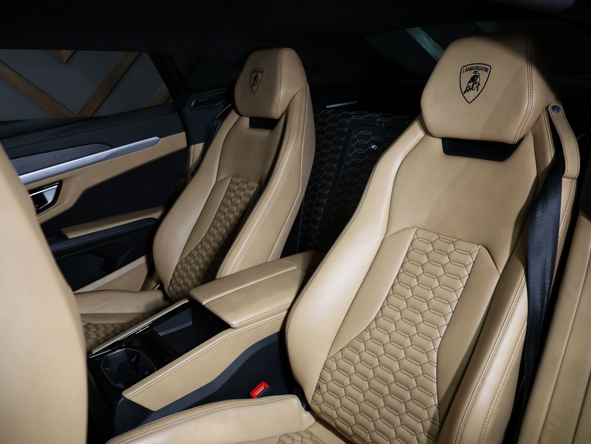 Used 2019 Lamborghini Urus image 41