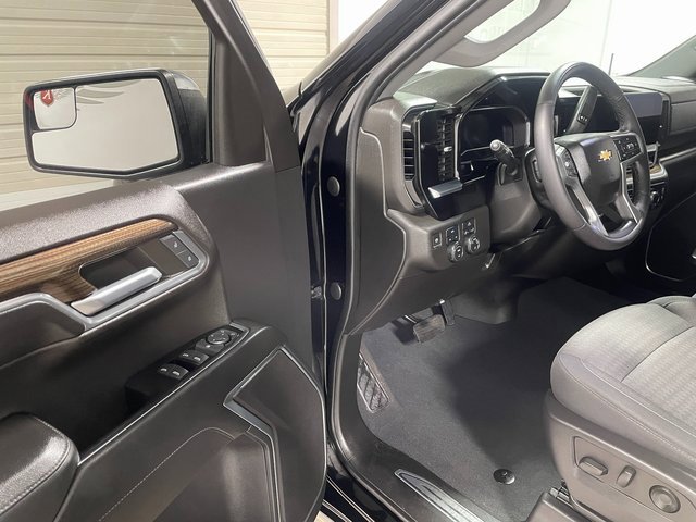 Used 2022 Chevrolet Silverado 1500 LT image 10