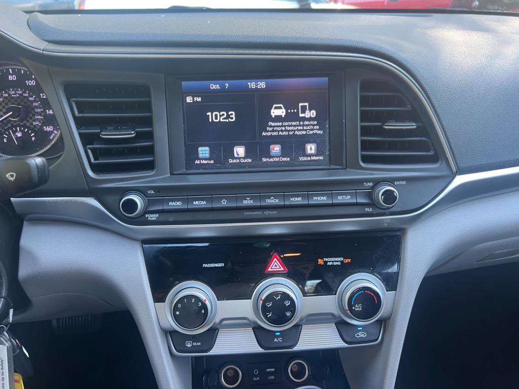 Used 2019 Hyundai Elantra SEL image 31