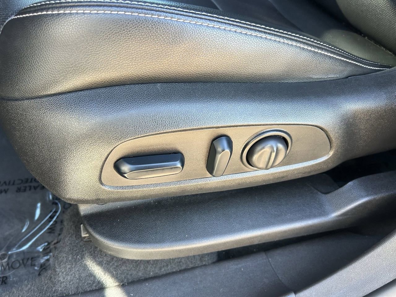 Used 2024 GMC Terrain SLT image 29