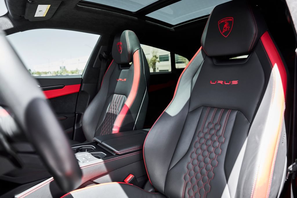 Used 2023 Lamborghini Urus S AWD/4WD image 45