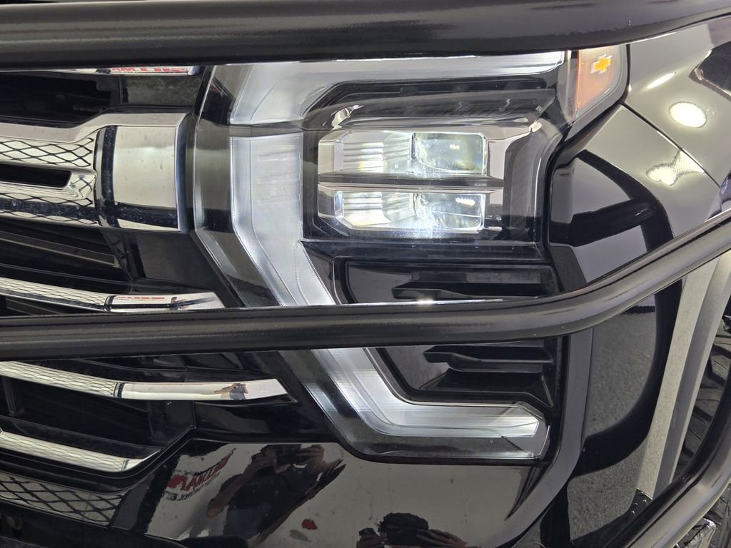 Used 2024 Chevrolet Silverado 2500 LTZ w/ LTZ Texas Edition image 11