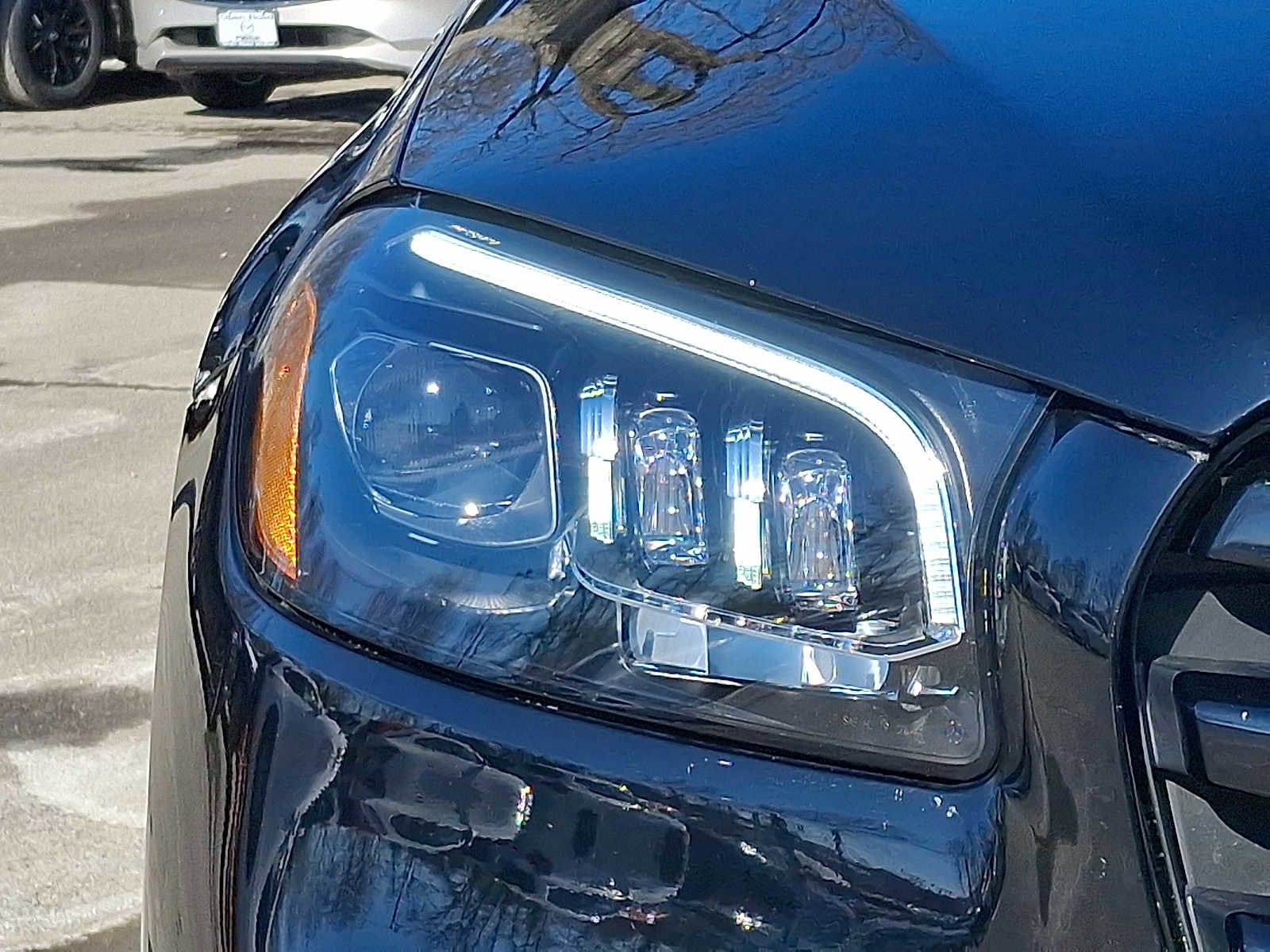 Used 2024 Mercedes-Benz GLS 450 4MATIC image 9