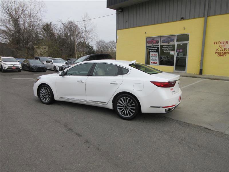 Used 2019 Kia Cadenza Premium image 3