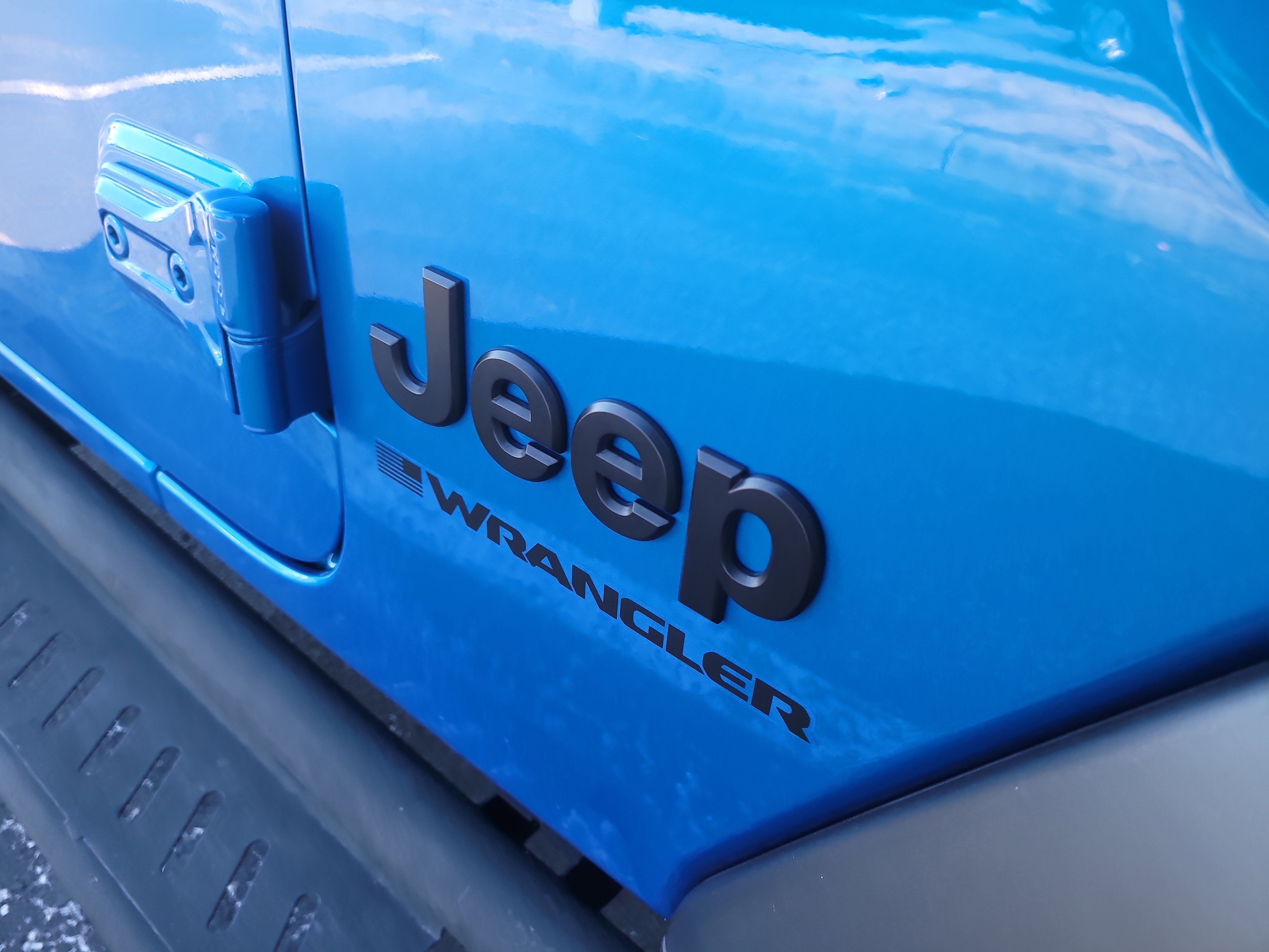 Used 2024 Jeep Wrangler Unlimited Sport AWD/4WD image 11