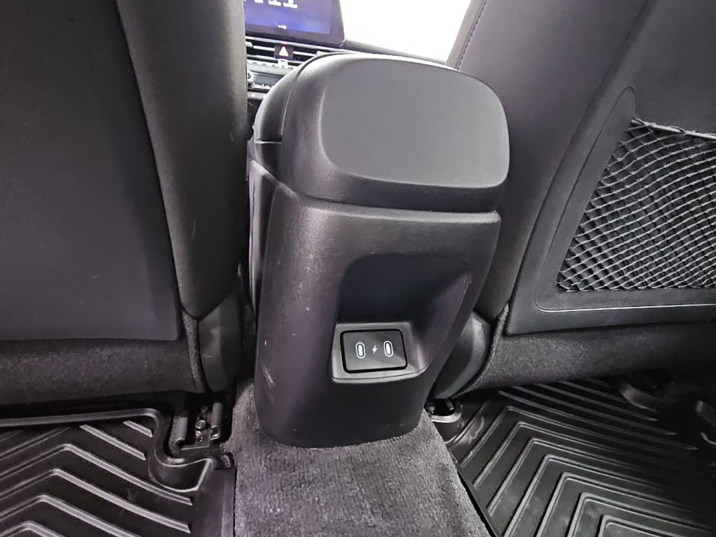 Used 2024 Hyundai Elantra SEL w/ Convenience Package image 33