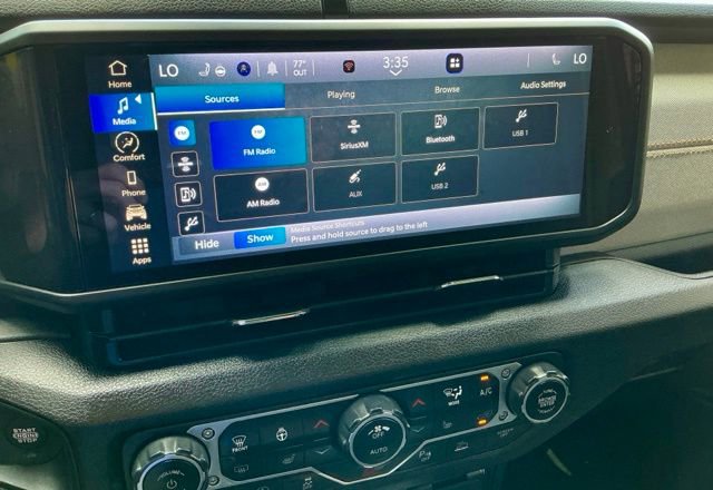 Used 2024 Jeep Wrangler Sport S image 28