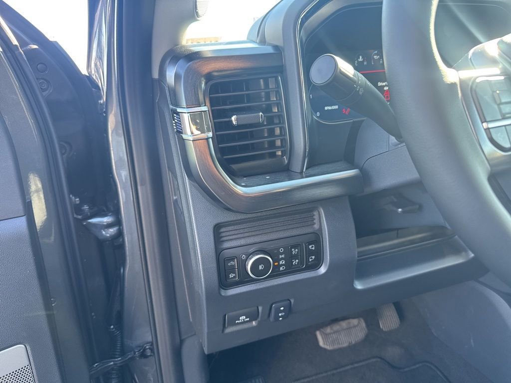 Used 2026 Ford F450 Lariat w/ FX4 Off-Road Package AWD/4WD image 23