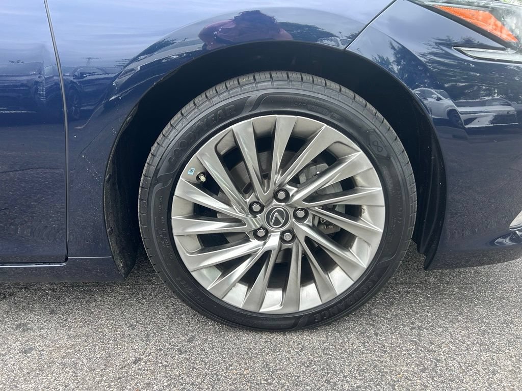 Used 2022 Lexus ES 350 Ultra Luxury w/ Accessory Package 2 FWD image 24