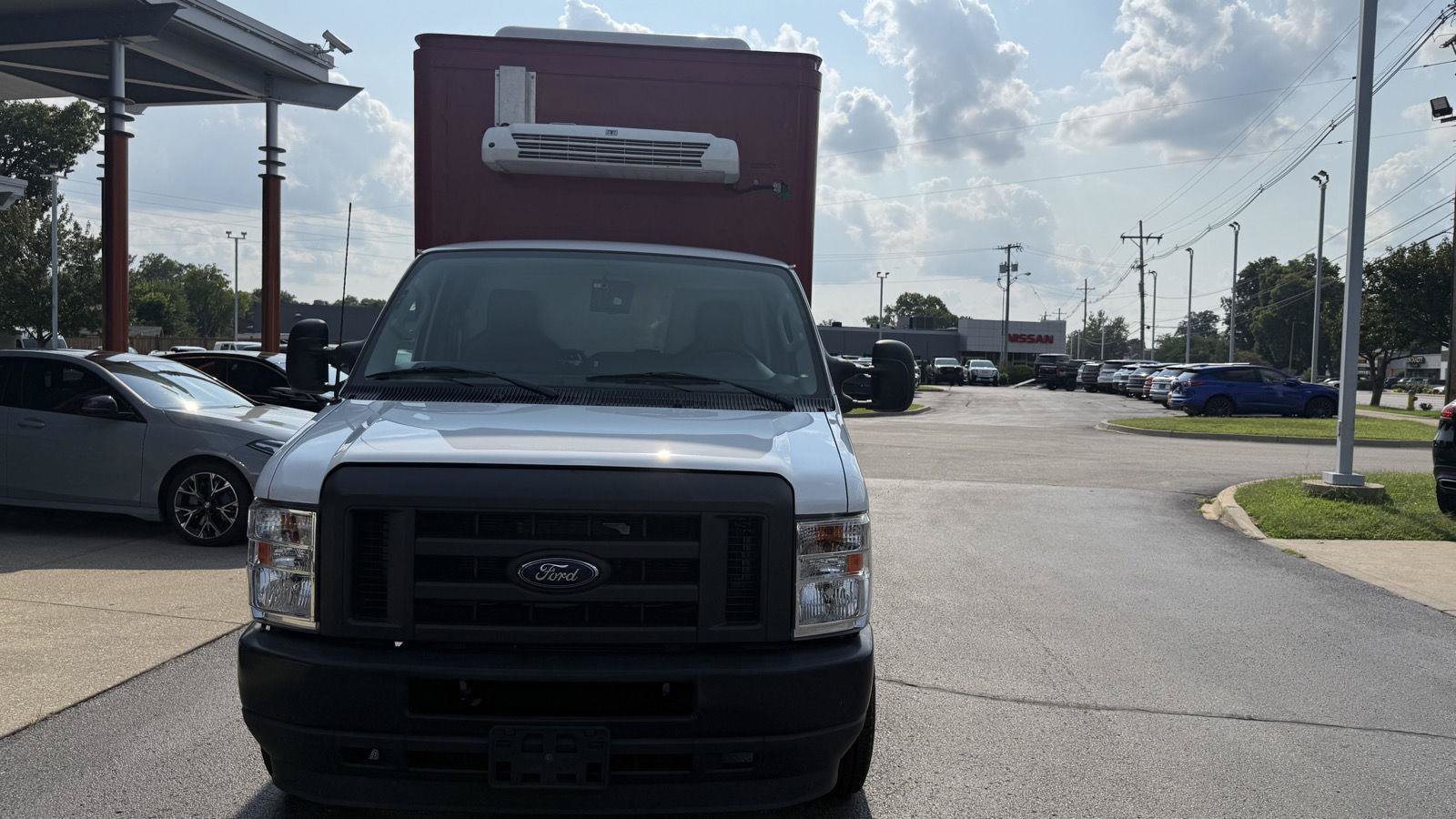 Used 2023 Ford E-350 and Econoline 350 Super Duty w/ Power Windows & Locks Group RWD image 4