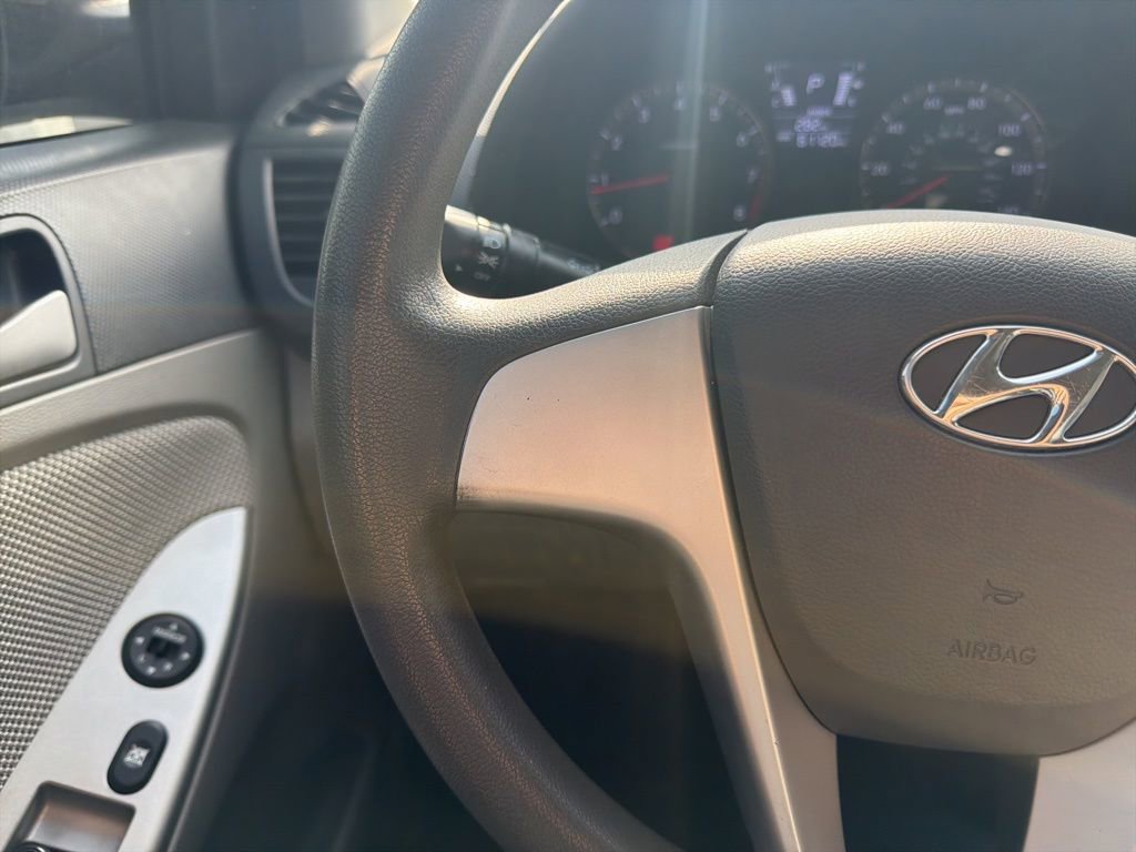 Used 2012 Hyundai Accent GLS FWD image 13