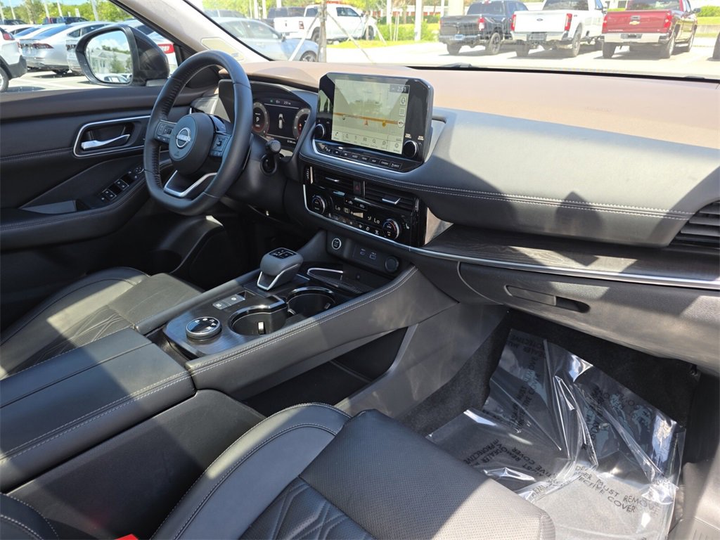 Used 2022 Nissan Rogue Platinum w/ Head-Up Display Package image 9