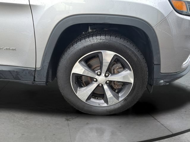 Used 2019 Jeep Cherokee Limited AWD/4WD image 28