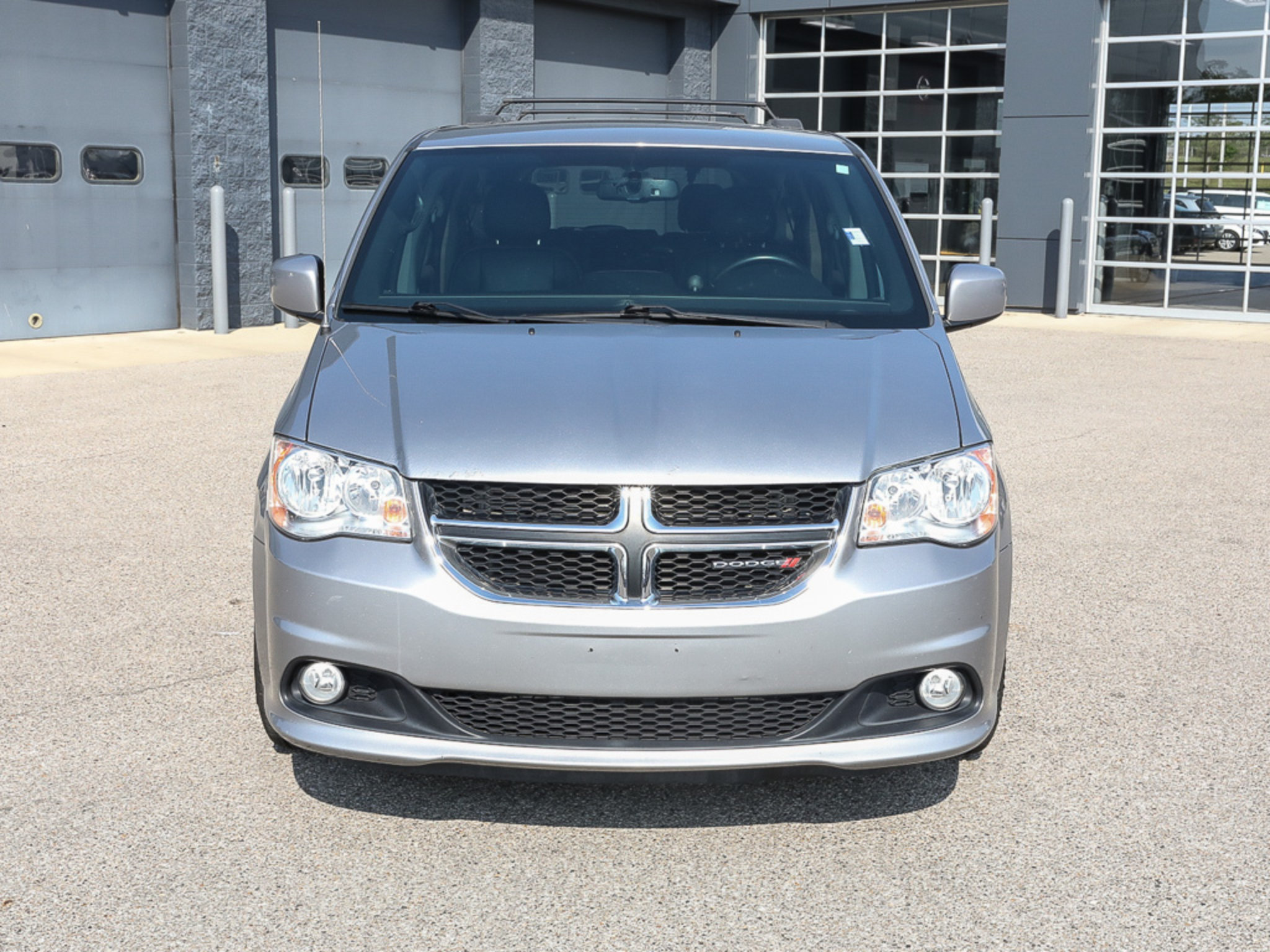 Used 2017 Dodge Grand Caravan SXT FWD image 10