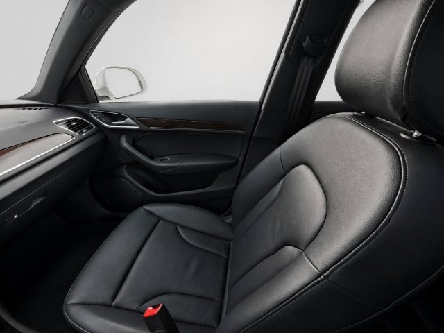 Used 2018 Audi Q3 2.0T Premium Plus w/ Premium Plus Package AWD/4WD image 26