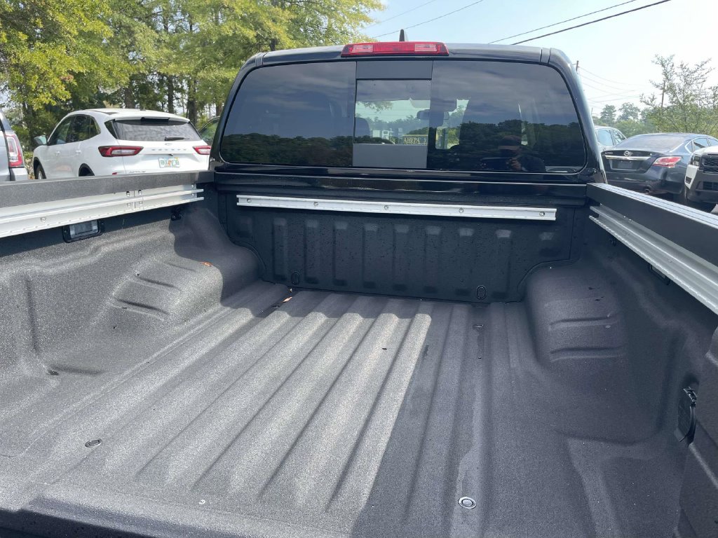New 2027 Nissan Frontier SV RWD image 8