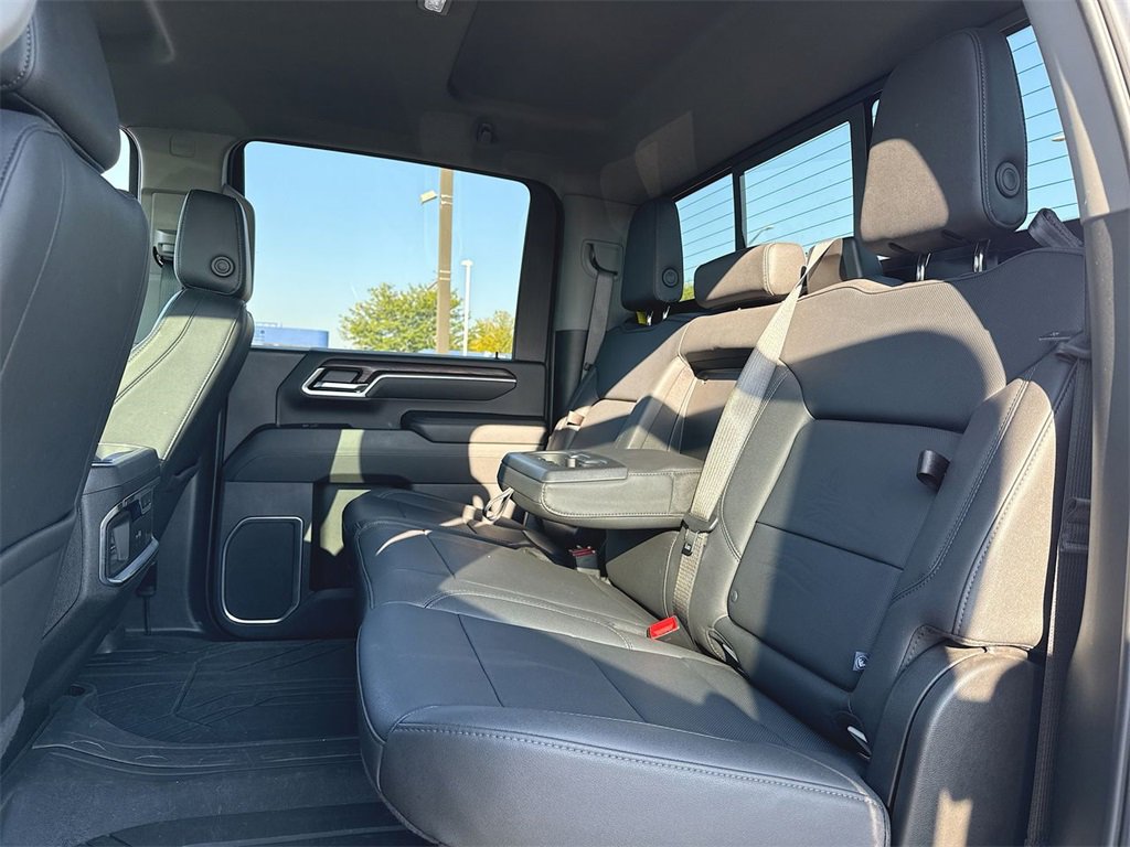Used 2025 GMC Sierra 2500 SLT w/ SLT Premium Package image 23
