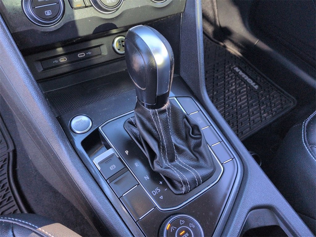 Used 2021 Volkswagen Tiguan SE w/ Panoramic Sunroof Package image 24