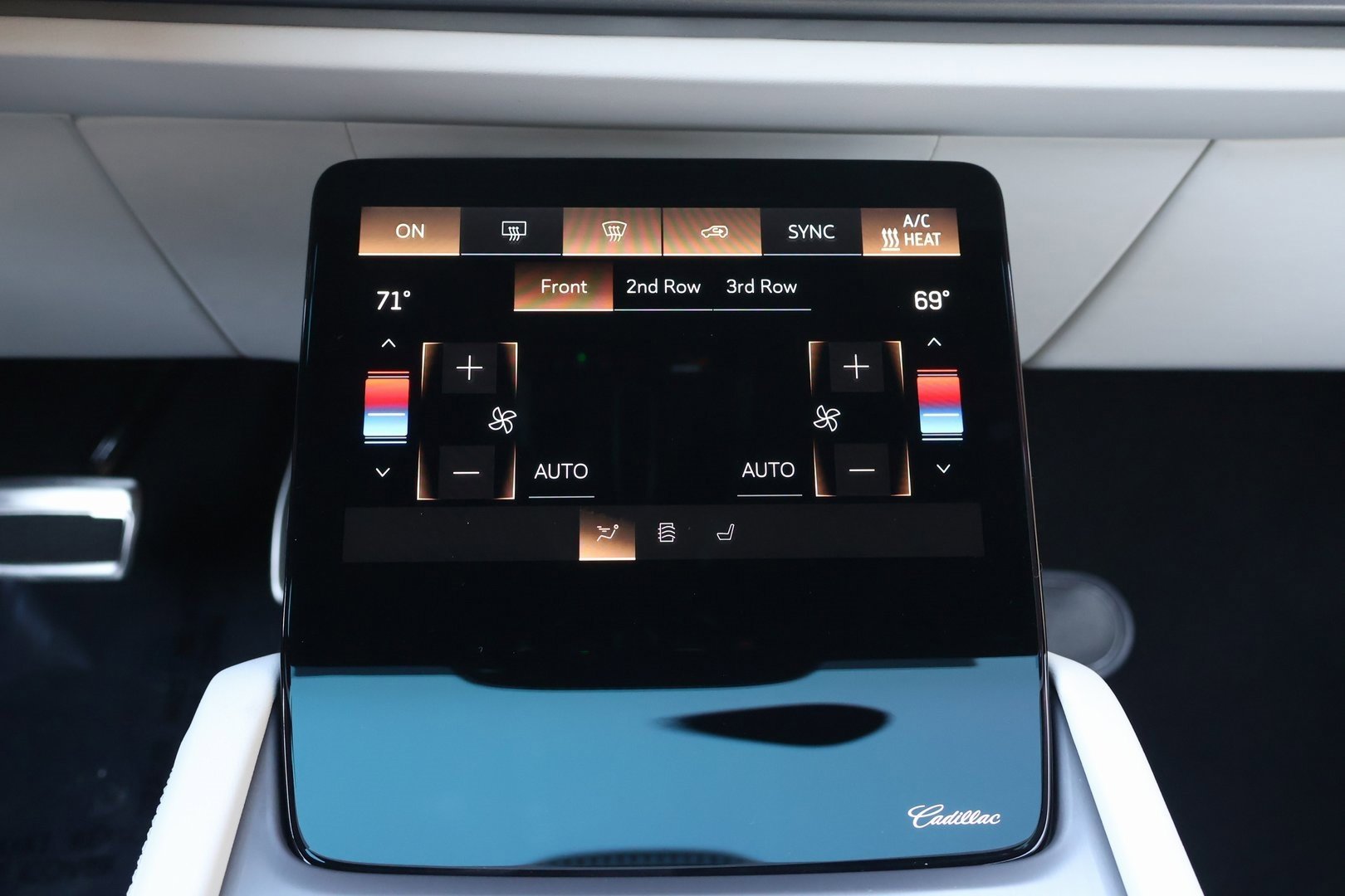 New 2026 Cadillac Vistiq Sport w/ LPO, Floor Liner Package image 28