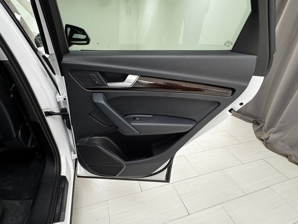 Used 2018 Audi Q5 2.0T Premium Plus w/ Premium Plus Package image 15